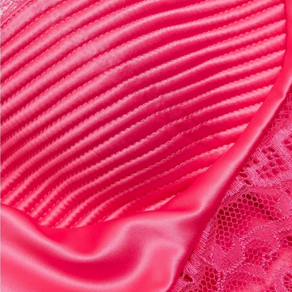NWT Versace Runway Bralette Bustier Satin Lace Pink Size 2B/ 34B/ S - Picture 4 of 9